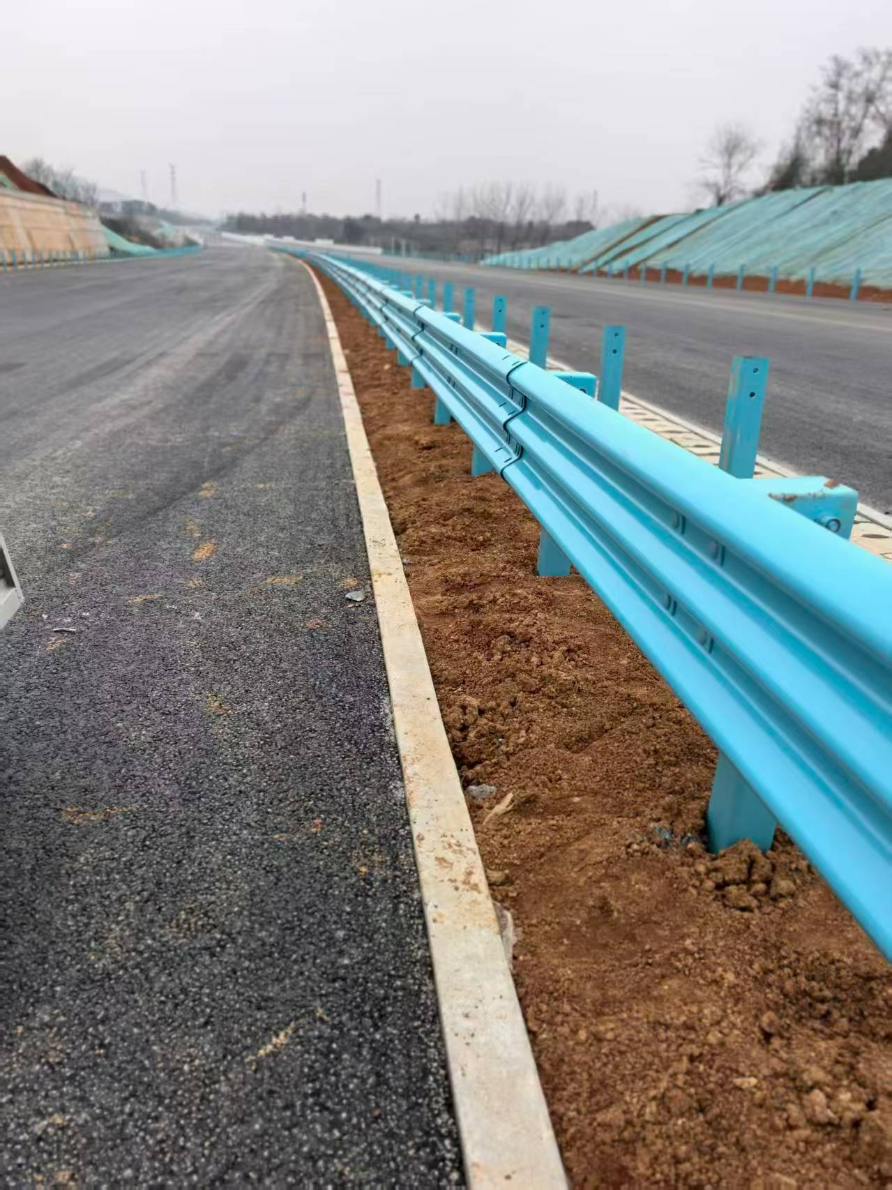 东莞市乡村公路波形护栏护栏板 - 厂家